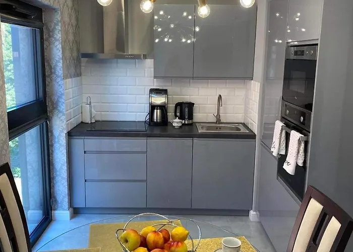 Golden Glow Apartment *